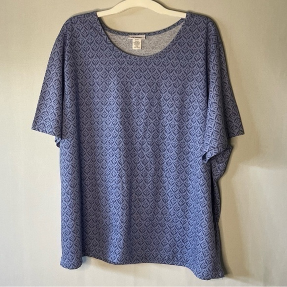 CW Classics Women’s Blouse Short Sleeve Light Blue Floral Top Size 3X.